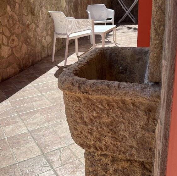 اتاق اکونومی, Borgo Di Santa Barbara