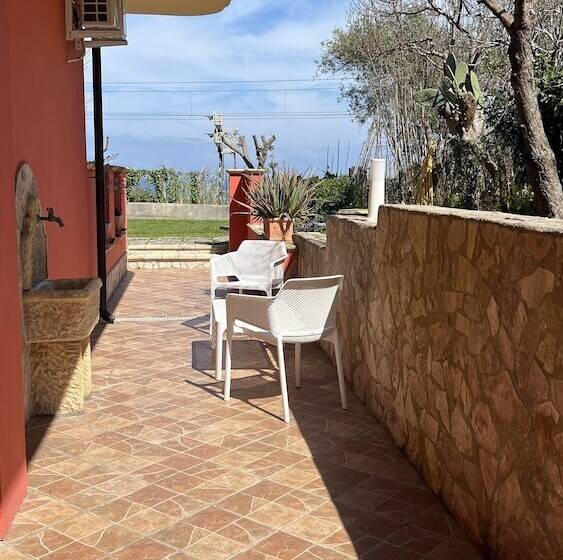 اتاق اکونومی, Borgo Di Santa Barbara