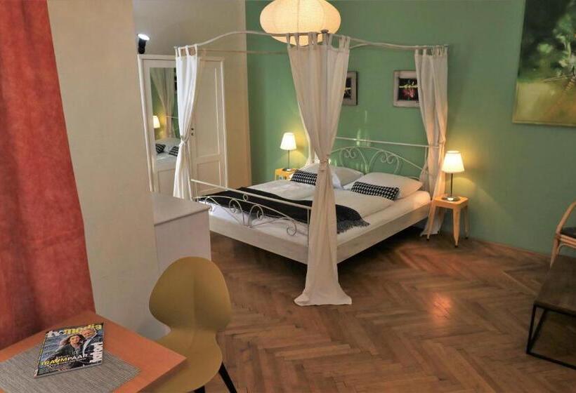 استودیوی استاندارد, Carinthia Velden