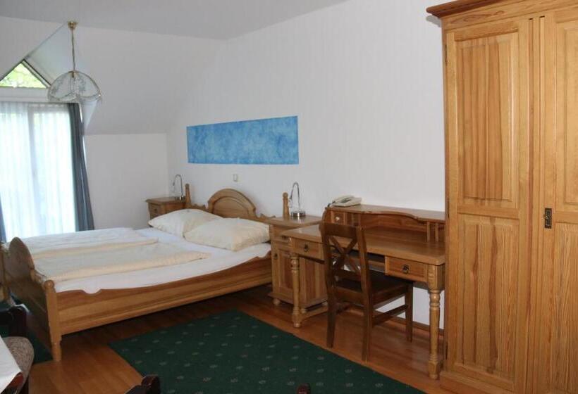 Standard Room, Garni & Hostel Sandwirt