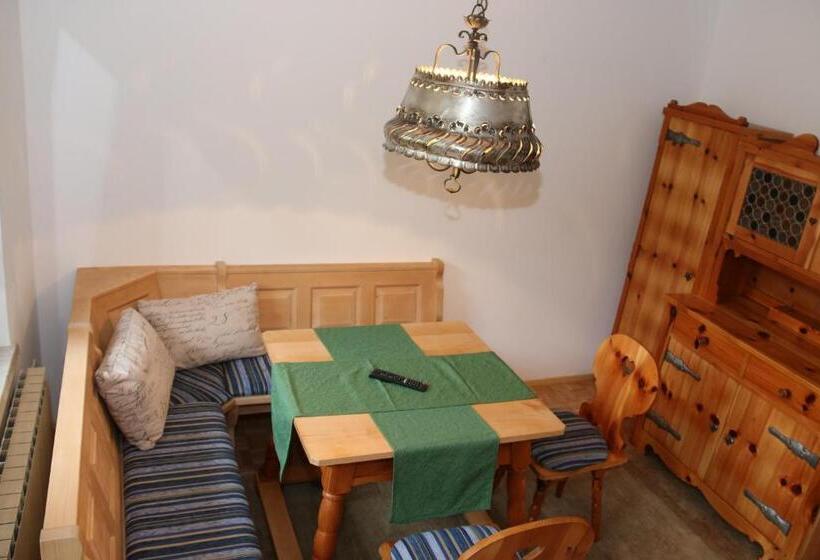 Apartament 1 Dormitori, Garni & Hostel Sandwirt