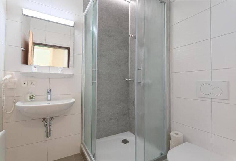 اتاق استاندارد, Jugendgästehaus Bad Ischl