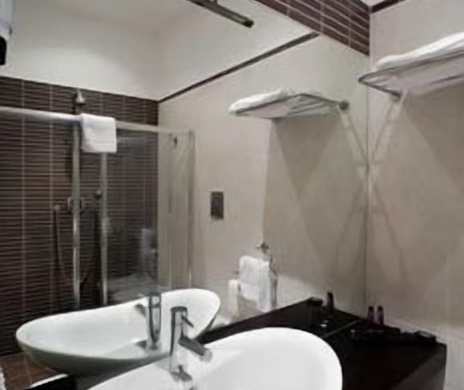 استودیوی استاندارد, B&b Chiaia 32