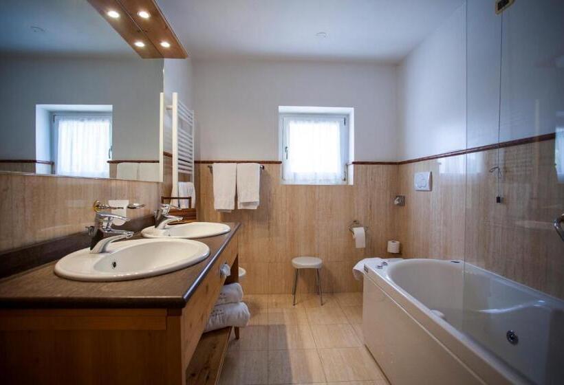 اتاق سوپریور سه تخته, Chalet All'imperatore