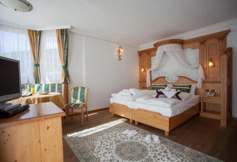 اتاق سوپریور سه تخته, Chalet All'imperatore
