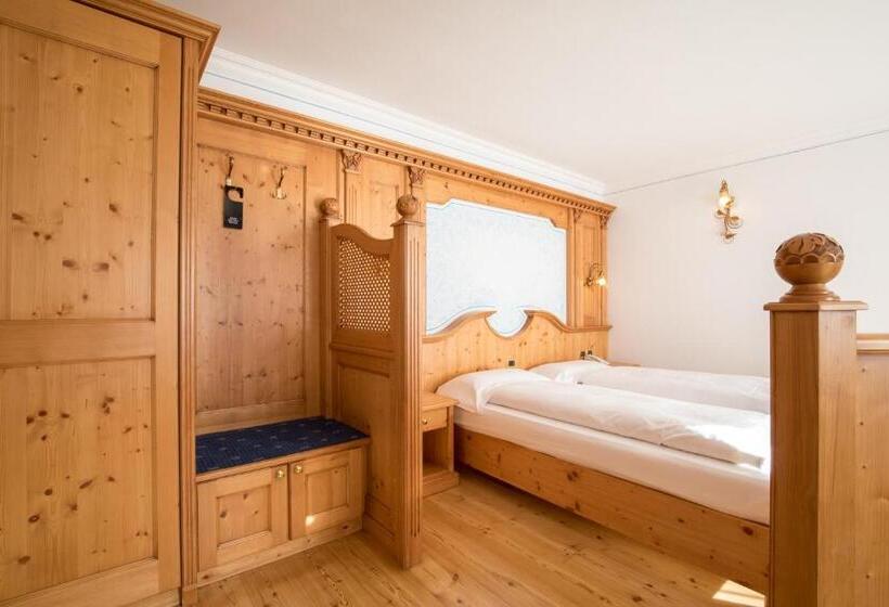 اتاق استاندارد چهار تخته, Chalet All'imperatore