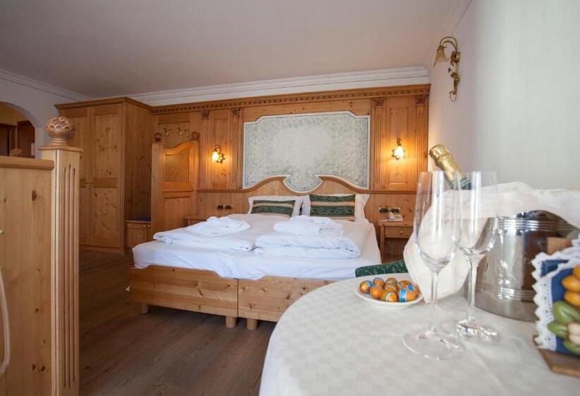 اتاق استاندارد چهار تخته, Chalet All'imperatore
