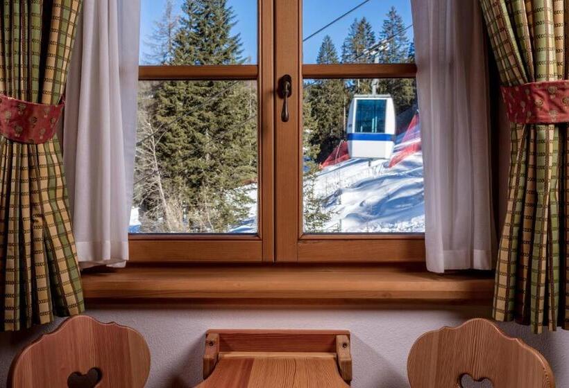 سوئیت جونیور با چشم‌انداز, Chalet Del Sogno