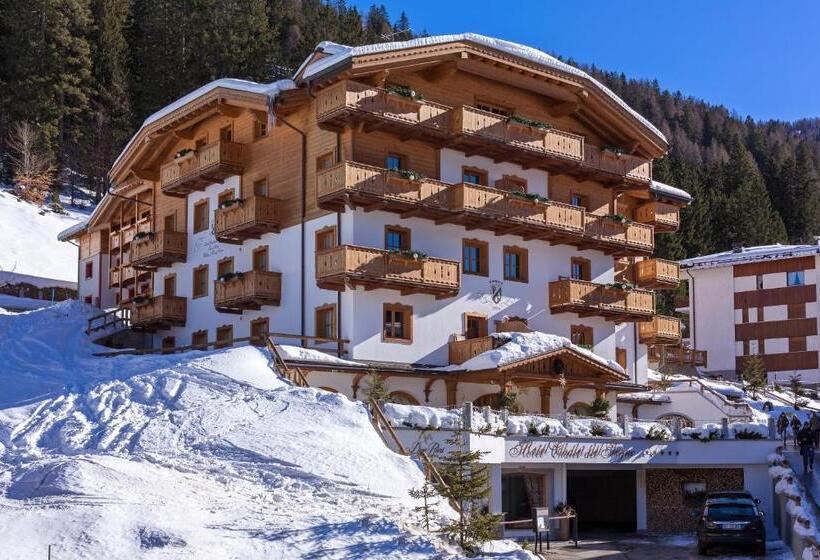 سوئیت جونیور با چشم‌انداز کوهستان, Chalet Del Sogno