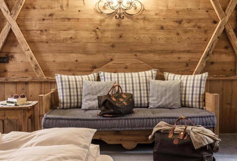 سوئیت جونیور با چشم‌انداز کوهستان, Chalet Del Sogno