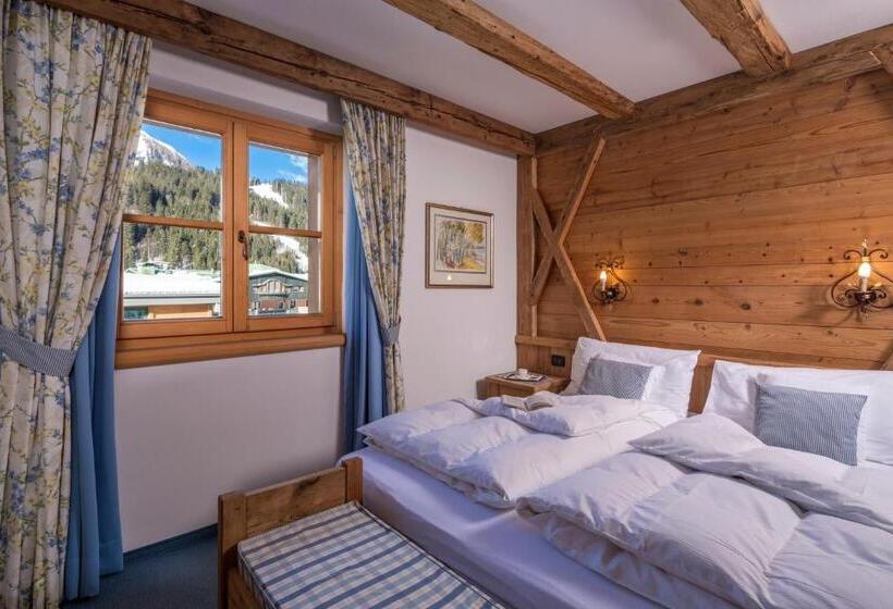 سوئیت جونیور با چشم‌انداز کوهستان, Chalet Del Sogno