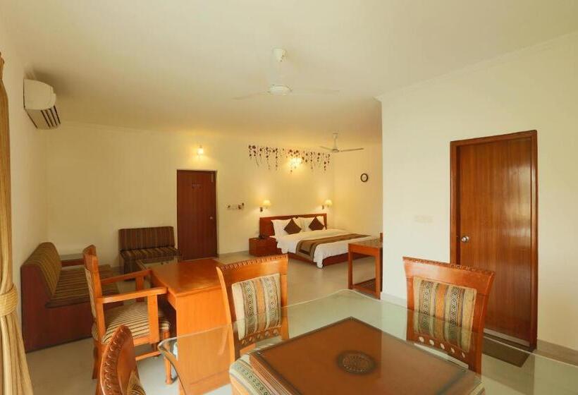 Suite, Aapno Ghar Resort