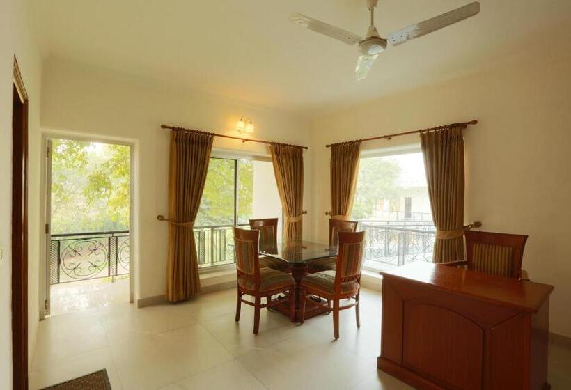 Suite, Aapno Ghar Resort