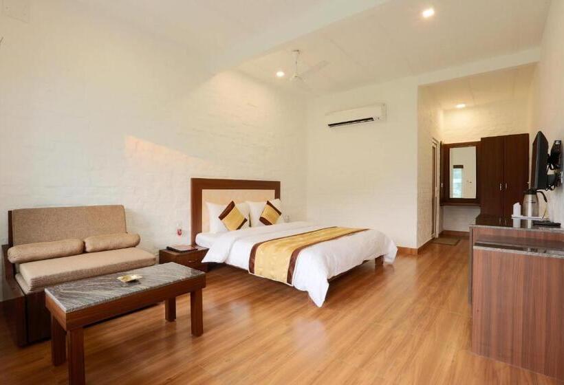 Quarto Deluxe, Aapno Ghar Resort