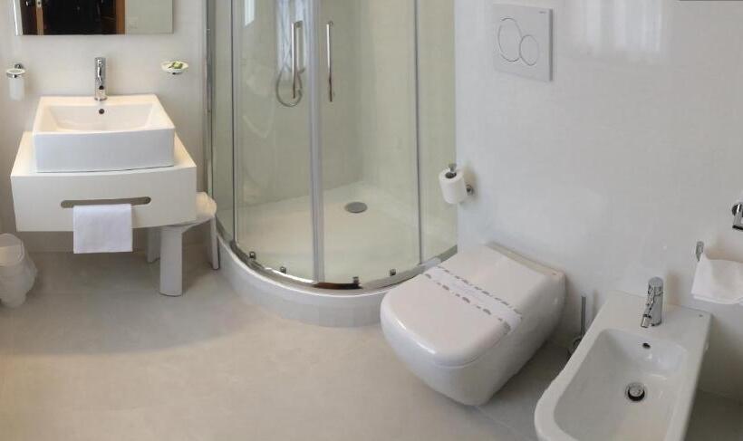 اتاق استاندارد, Albergo Delle Alpi