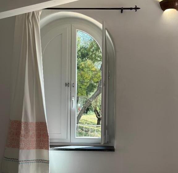 اتاق سوپریور سه تخته, Villa Cedrino