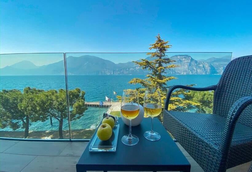 اتاق لوکس با چشم‌انداز دریاچه, Du Lac   Relax Attitude