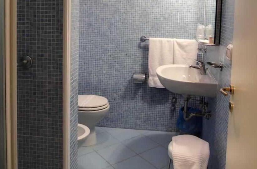 اتاق استاندارد چهار تخته, Guardacosta