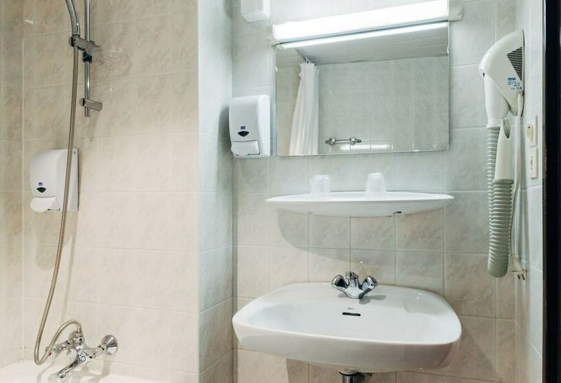 اتاق استاندارد یک نفره, Hôtel Hélianthe