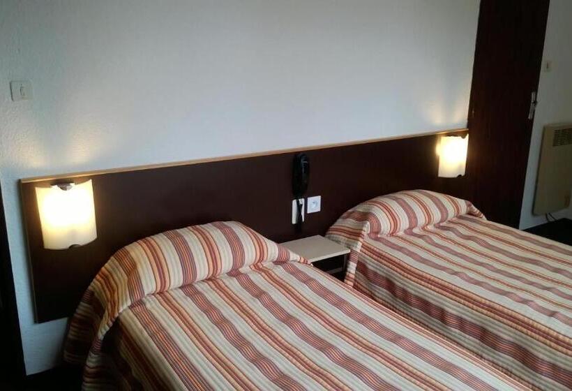 3-Bett-Standardzimmer, Hôtel Hélianthe