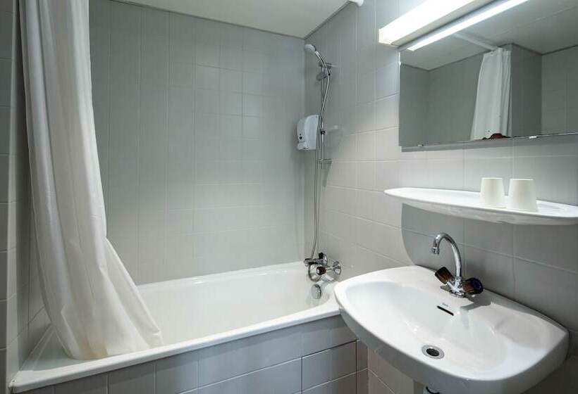 اتاق استاندارد یک نفره, Hôtel Hélianthe