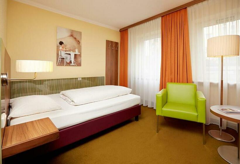 Standard Single Room, Lux