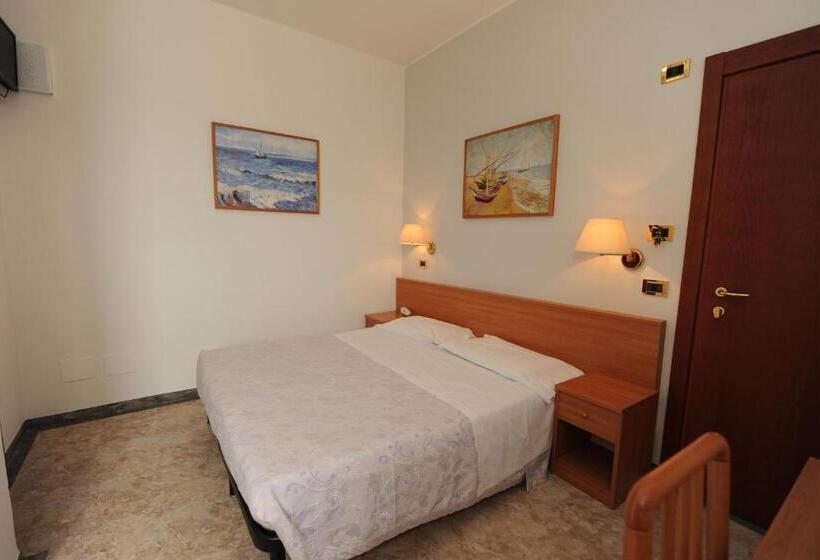 اتاق استاندارد, Spiaggia