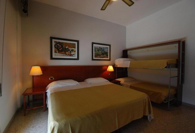 Economy Quadruple Room, Spiaggia