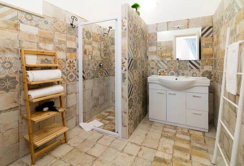 اتاق استاندارد یک نفره, Kunesias B&b