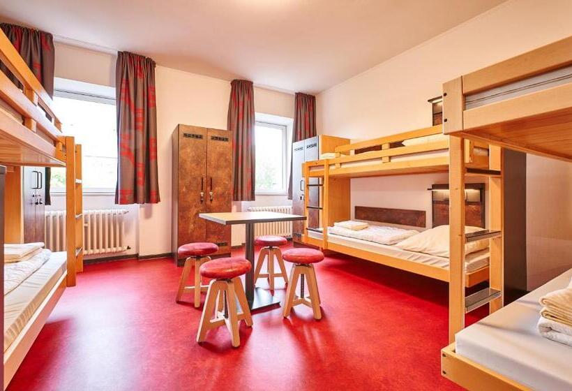 标准三人间共用浴室, Djh Jugendgästehaus Adolph Kolping