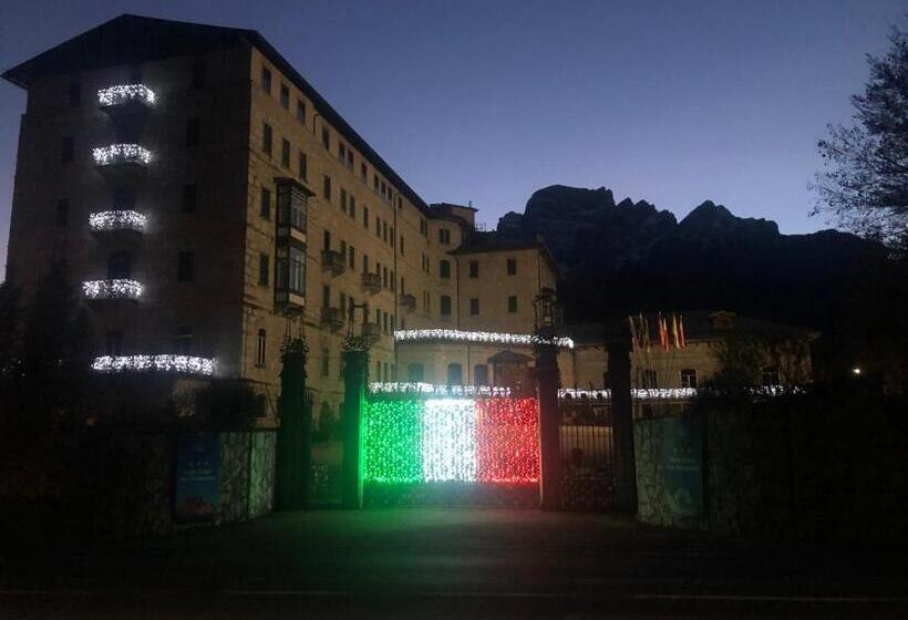 Habitación Triple Estándar, Th Borca Di Cadore   Park Hotel Des Dolomites