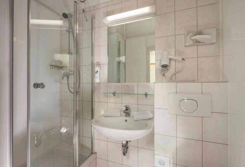اتاق خانوادگی, Ahorn Berghotel Friedrichroda