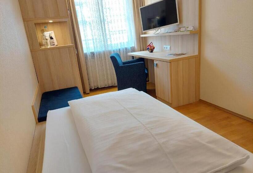 اتاق استاندارد یک نفره, Flair Hotel Zum Schiff