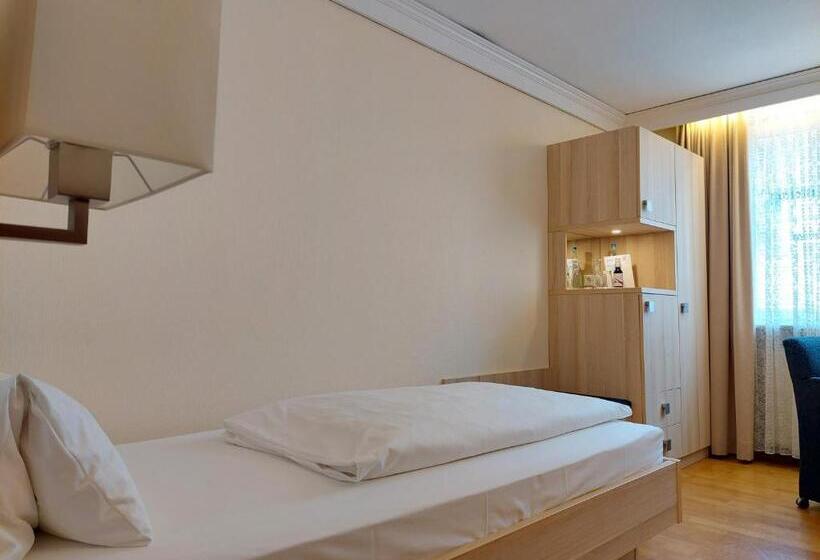 اتاق استاندارد یک نفره, Flair Hotel Zum Schiff