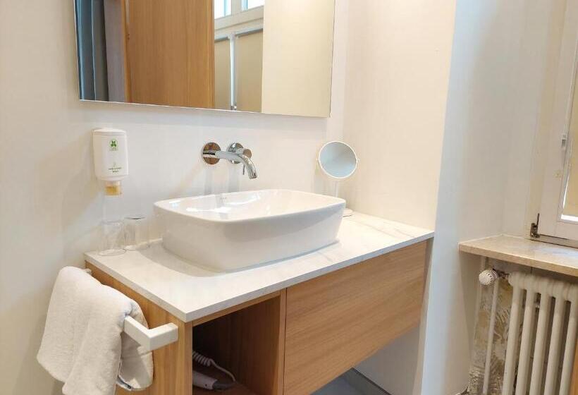 اتاق استاندارد, Flair Hotel Zum Schiff