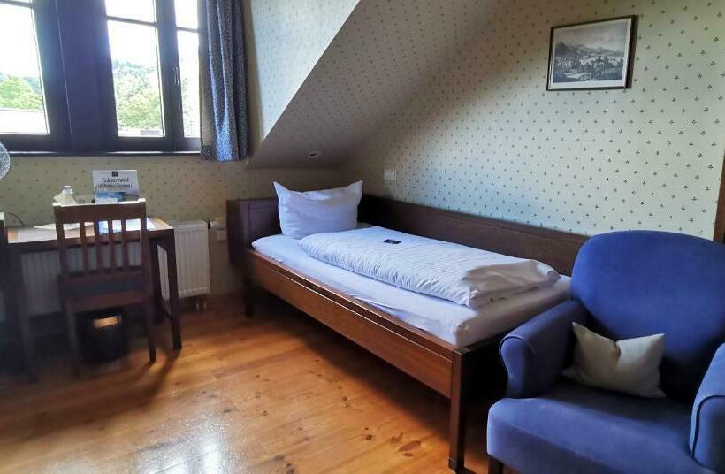 Standard Single Room, Burg Windeck S