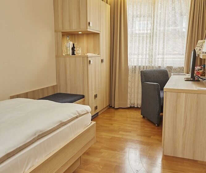 اتاق استاندارد یک نفره, Flair Hotel Zum Schiff