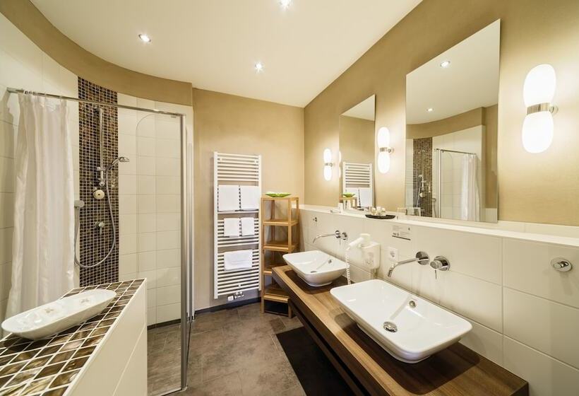 سوییت, Flair Hotel Zum Schiff