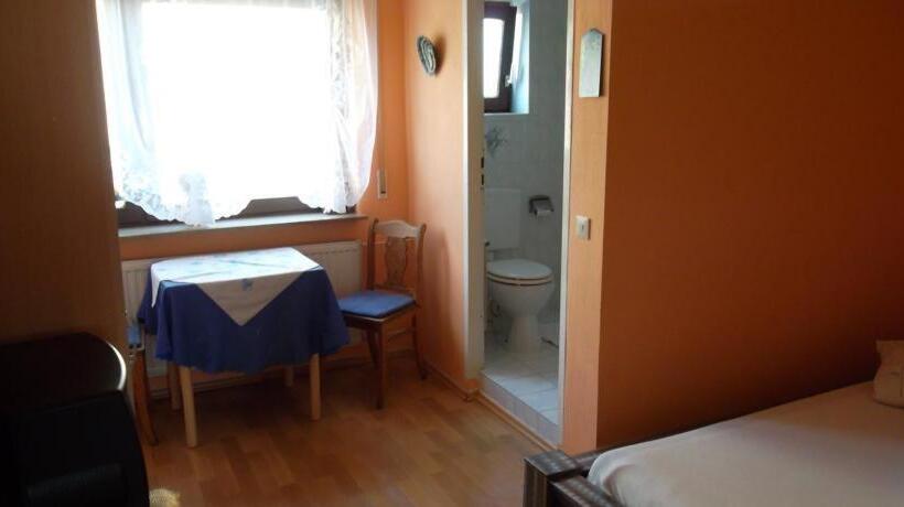 Standard Single Room, Pension Mainzer Rad