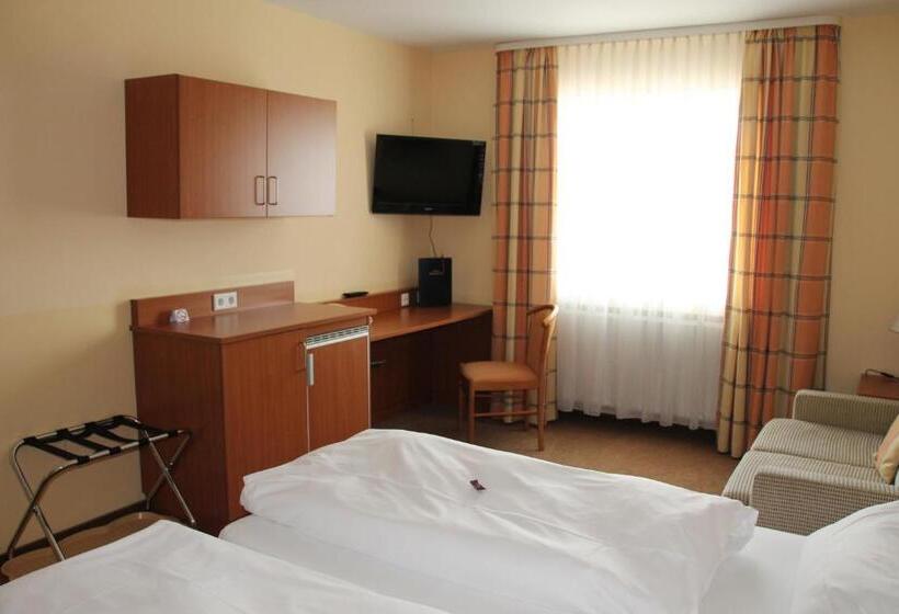 اتاق استاندارد سه نفره, Park Residence