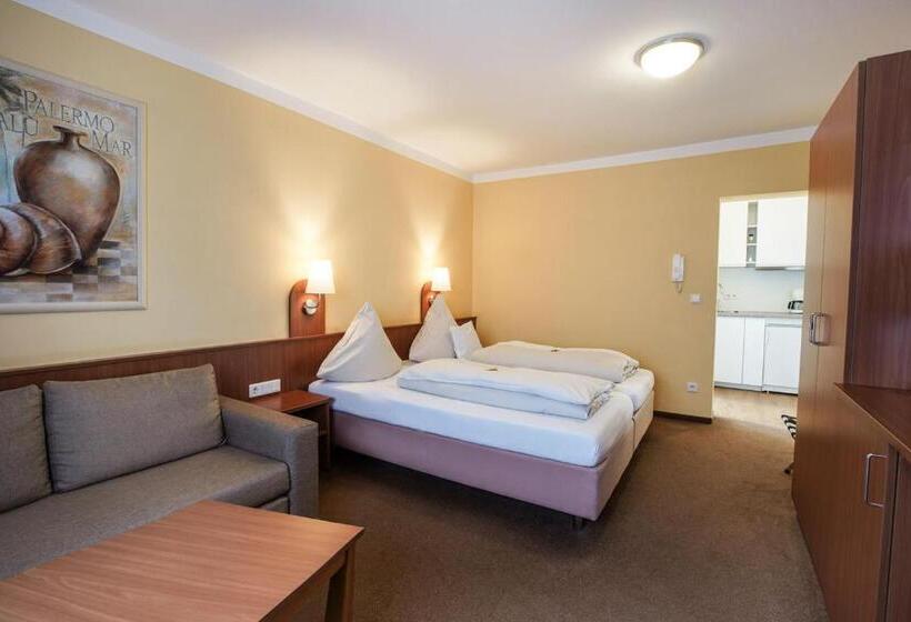 اتاق استاندارد سه نفره, Park Residence