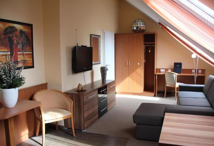 اتاق استاندارد چهار تخته, Park Residence