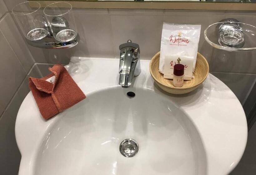 اتاق استاندارد یک نفره, Villa Benz Hotel Garni