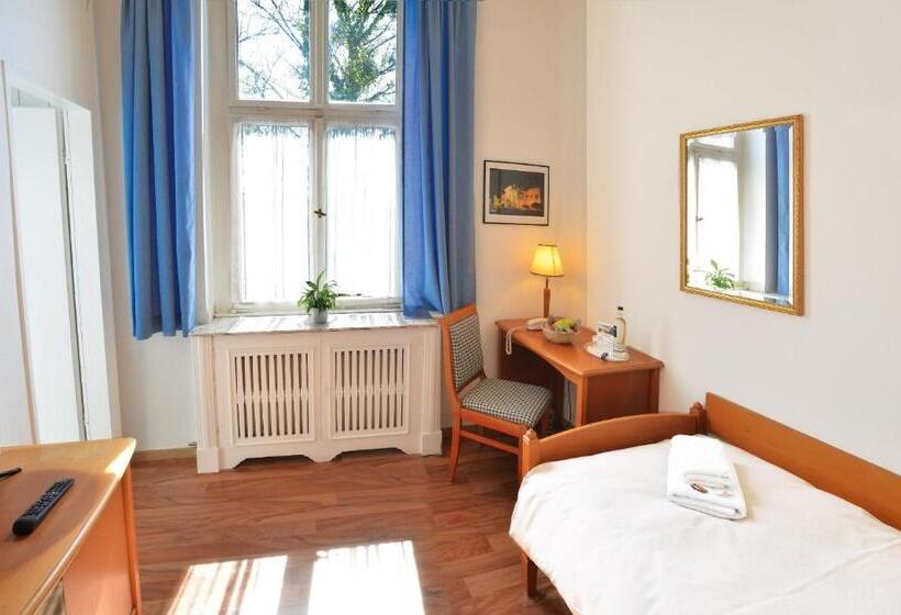 اتاق استاندارد یک نفره, Villa Oranien
