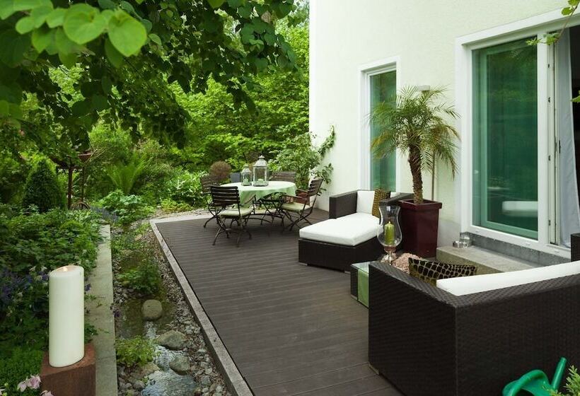 コンフォートルーム, Villa Rosa