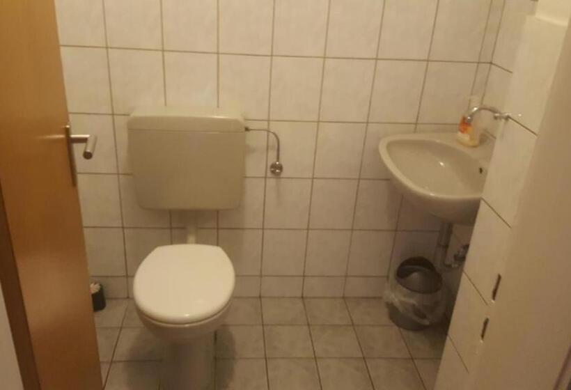 Chambre Standard Individuelle Salle de Bains Commune, Gz Hostel Bonn