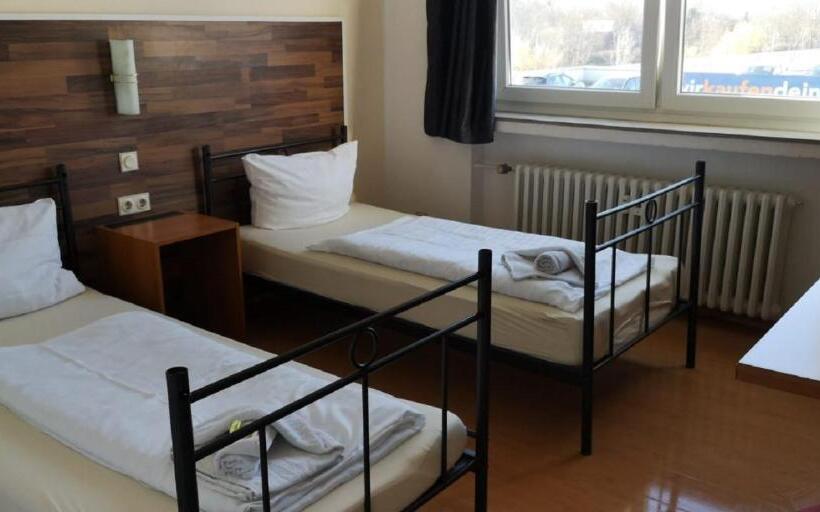 Chambre Standard Salle de Bains Commune, Gz Hostel Bonn