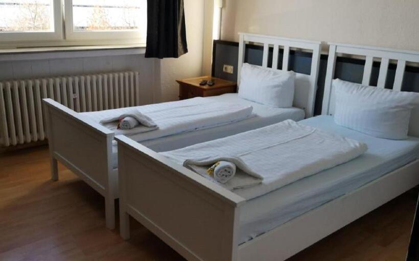 Chambre Standard Salle de Bains Commune, Gz Hostel Bonn