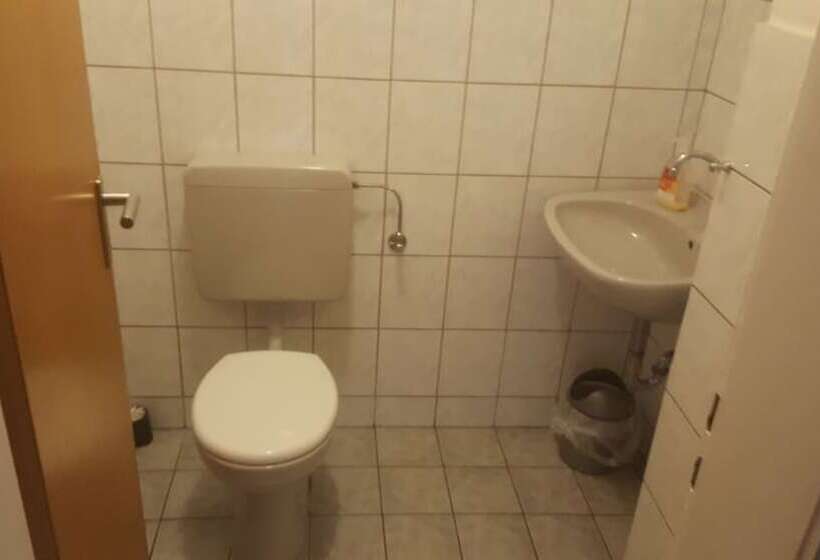 Standard Single Room Shared Bathroom, Gz Hostel Bonn