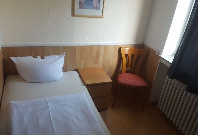 Chambre Standard Individuelle Salle de Bains Commune, Gz Hostel Bonn